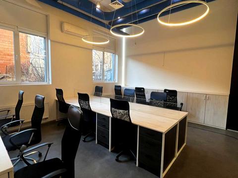 комерційна за адресою Сім'ї Стешенків вул. (Тимофія Строкача), 9а