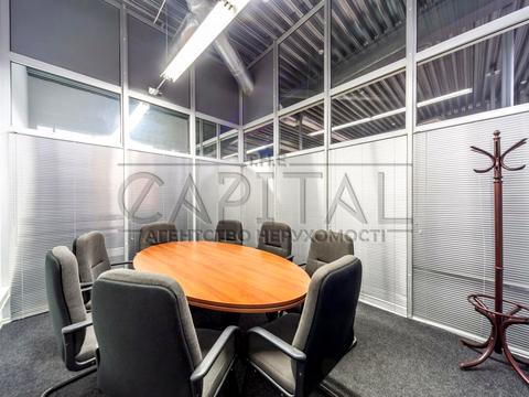 комерційна за адресою Петропавлівська вул., 4