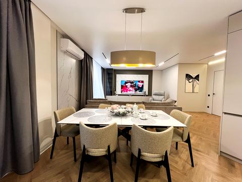 квартира за адресою В'ячеслава Чорновола вул. (), 5