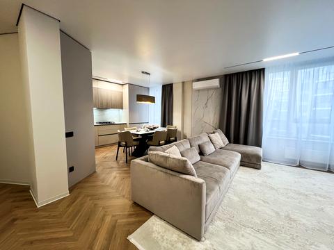 квартира за адресою В'ячеслава Чорновола вул. (), 5