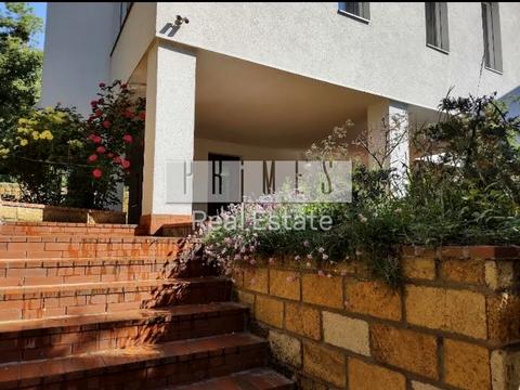 будинок за адресою Привітна вул.