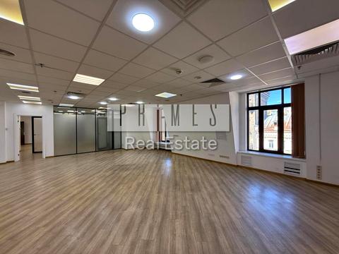 комерційна за адресою Басейна вул., 1-3/2А