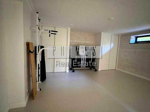 будинок за адресою Дачна