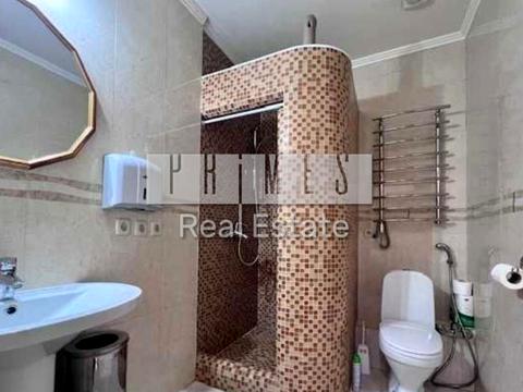 комерційна за адресою Велика Васильківська вул. (Червоноармійська), 72