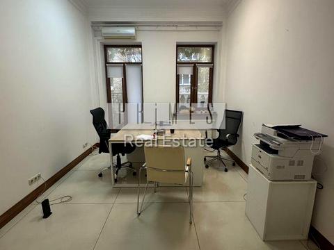 комерційна за адресою Київ, Жилянська вул., 97