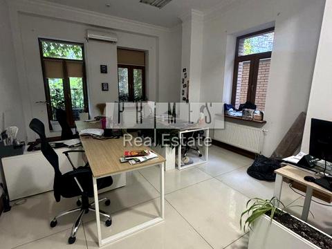 комерційна за адресою Київ, Жилянська вул., 97