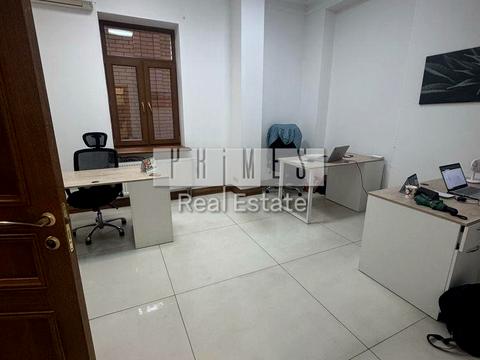 комерційна за адресою Київ, Жилянська вул., 97