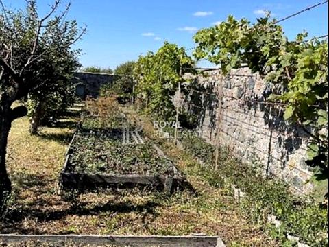 дом по адресу молодіжна