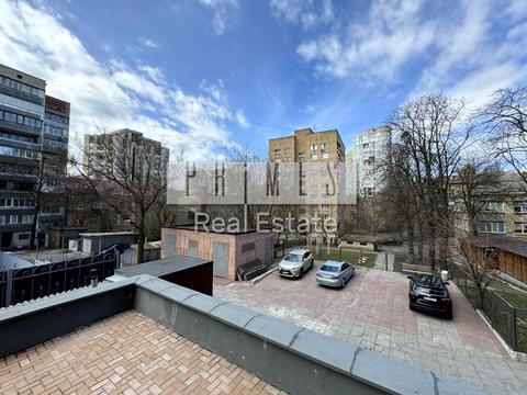 комерційна за адресою Олександра Кониського вул., 28А-30А