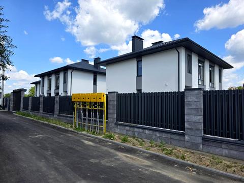 будинок за адресою Центральна вул.