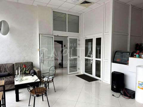 коммерческая по адресу Львовская пл., 8б