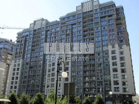 паркоместо по адресу Андрея Верхогляда ул. (Михайла Драгомирова), 3