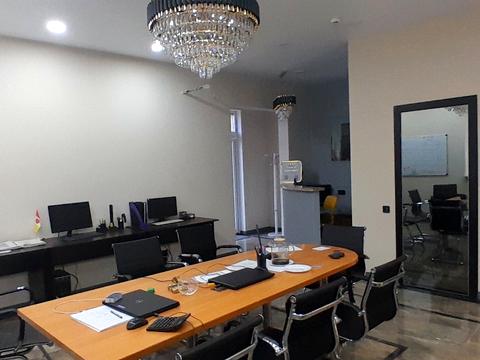 комерційна за адресою Перлинна вул., 9