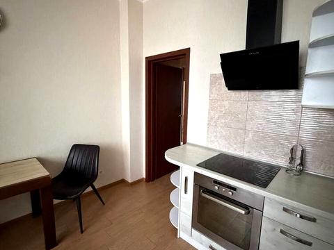 квартира за адресою Гната Хоткевича вул. (Червоногвардійська), 8