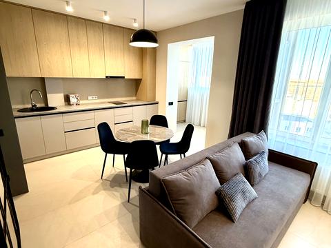 квартира за адресою Соборна вул., 105-В/3