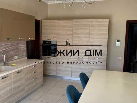 будинок за адресою Віктора Швеця вул. (Шляхова), 1