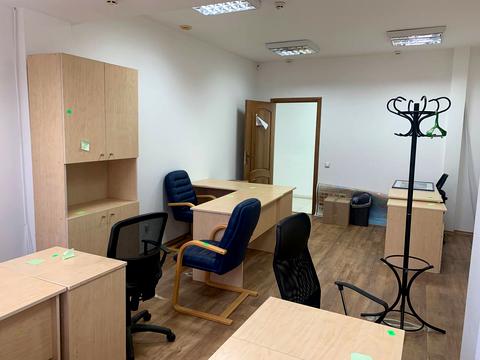 комерційна за адресою Хорива вул., 1А