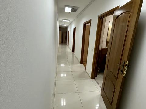 комерційна за адресою Хорива вул., 1А