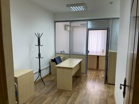 комерційна за адресою Хорива вул., 1А