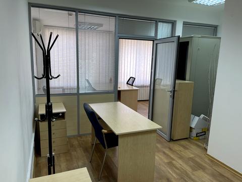 комерційна за адресою Хорива вул., 1А