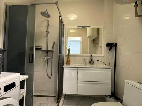 квартира за адресою Київ, Салютна вул., 2к7