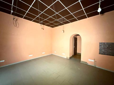 комерційна за адресою Академіка Амосова вул., 22