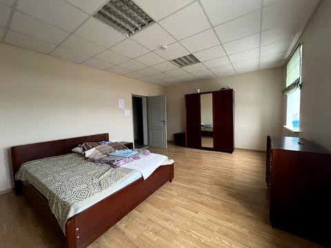 комерційна за адресою Лісова вул. (Пархоменка), 1