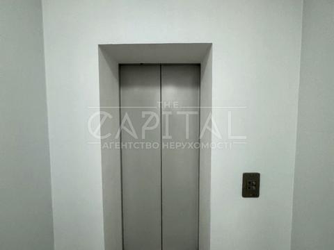 комерційна за адресою Казарменна, 4г