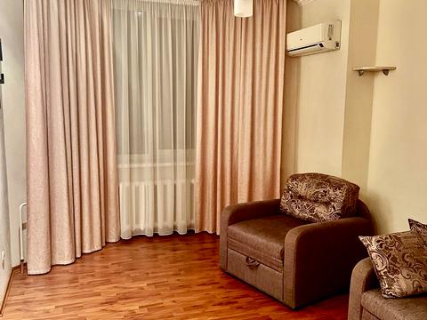 квартира за адресою Анни Ахматової вул., 35-А