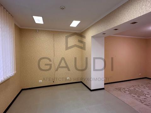 комерційна за адресою Спаська вул., 55