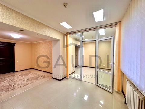 комерційна за адресою Спаська вул., 55