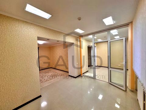 комерційна за адресою Спаська вул., 55