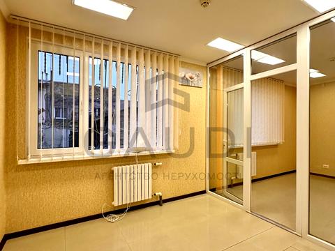 комерційна за адресою Спаська вул., 55