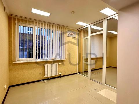 комерційна за адресою Спаська вул., 55