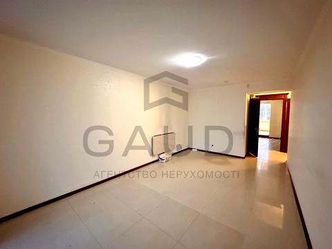 комерційна за адресою Спаська вул., 55