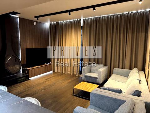 будинок за адресою с. Нові Безрадичі, Сонячна вул.