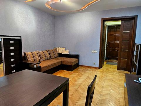 квартира за адресою майдан Конституції пл., 2/2