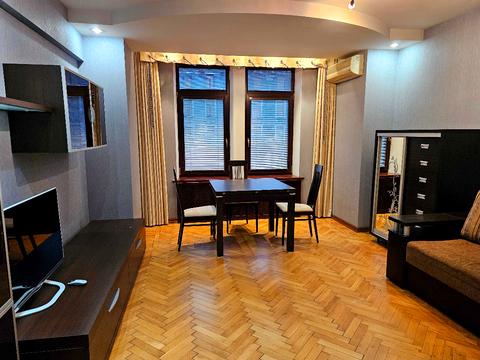 квартира за адресою майдан Конституції пл., 2/2