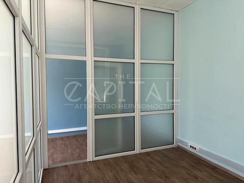 комерційна за адресою Василя Макуха вул. (Івана Шевцова), 1