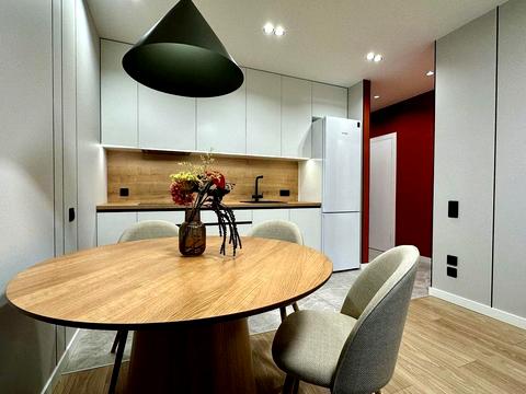 квартира за адресою Салютна вул., 2к24