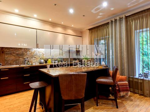 будинок за адресою Грушевського вул.