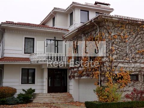 будинок за адресою Лугова вул.