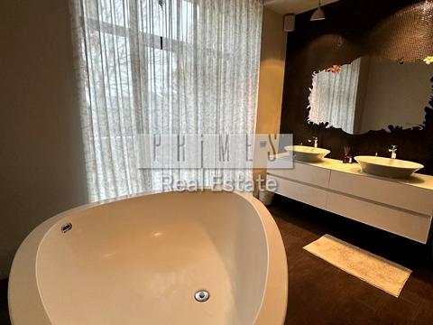 будинок за адресою Лугова вул.