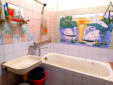 квартира за адресою Академіка Глушкова вул., 52