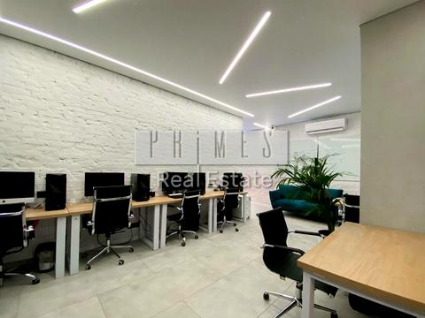 комерційна за адресою Андрія Верхогляда вул. (Михайла Драгомирова), 19-А