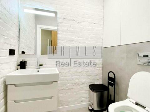 комерційна за адресою Андрія Верхогляда вул. (Михайла Драгомирова), 19-А