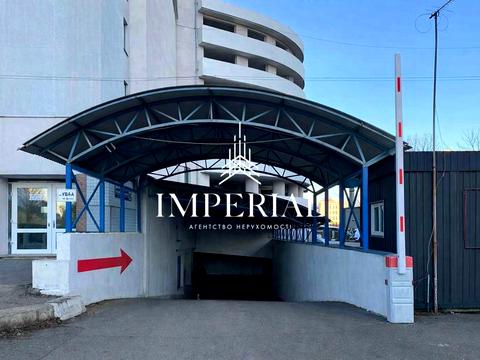 комерційна за адресою Драгоманова вул., 1Н