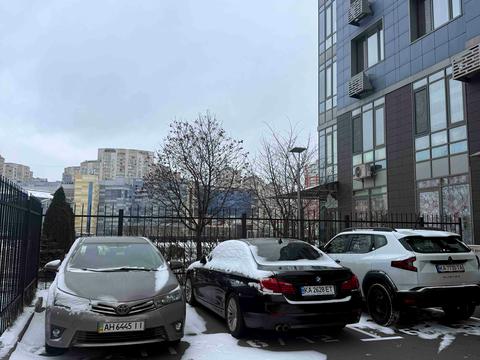 паркомісце за адресою Трускавецька вул., 6-В