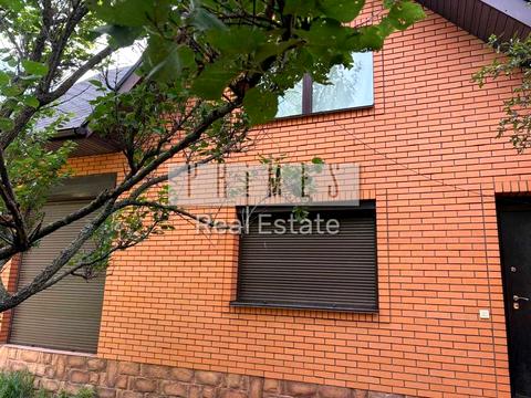 будинок за адресою Вишнева вул.