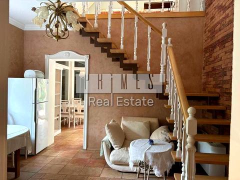 будинок за адресою Вишнева вул.